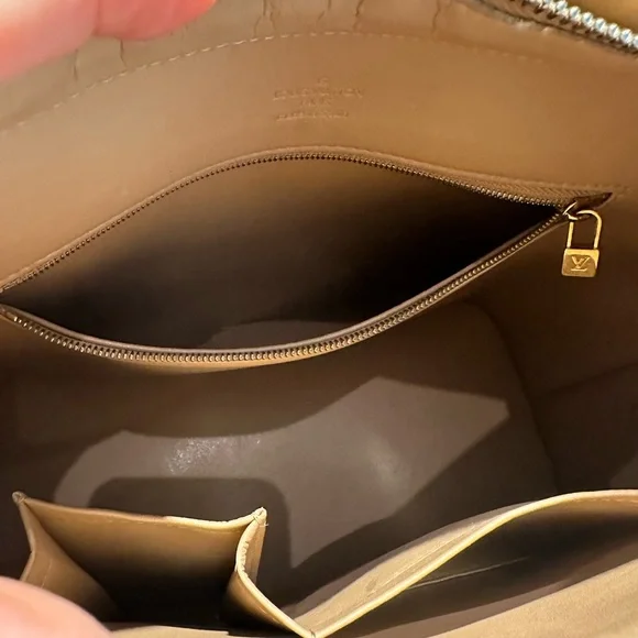 LOUIS VUITTON VERNIS HOUSTON - Picture 11 of 15